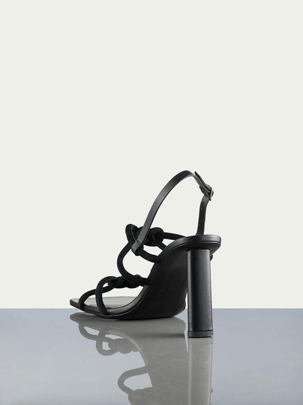 shoe back view alt:fit2